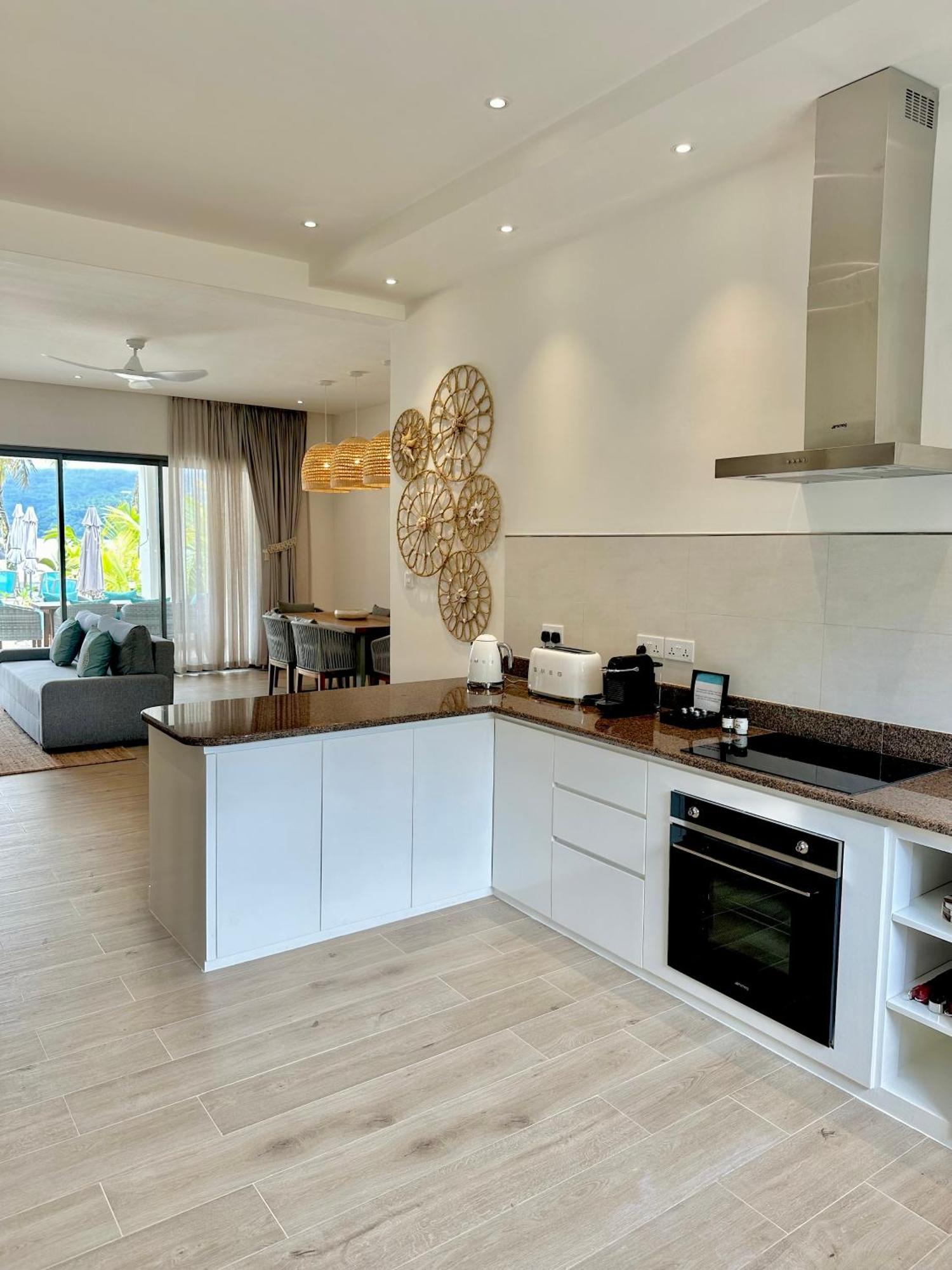 Pineapple Beach Villas Baie Lazare  Ngoại thất bức ảnh