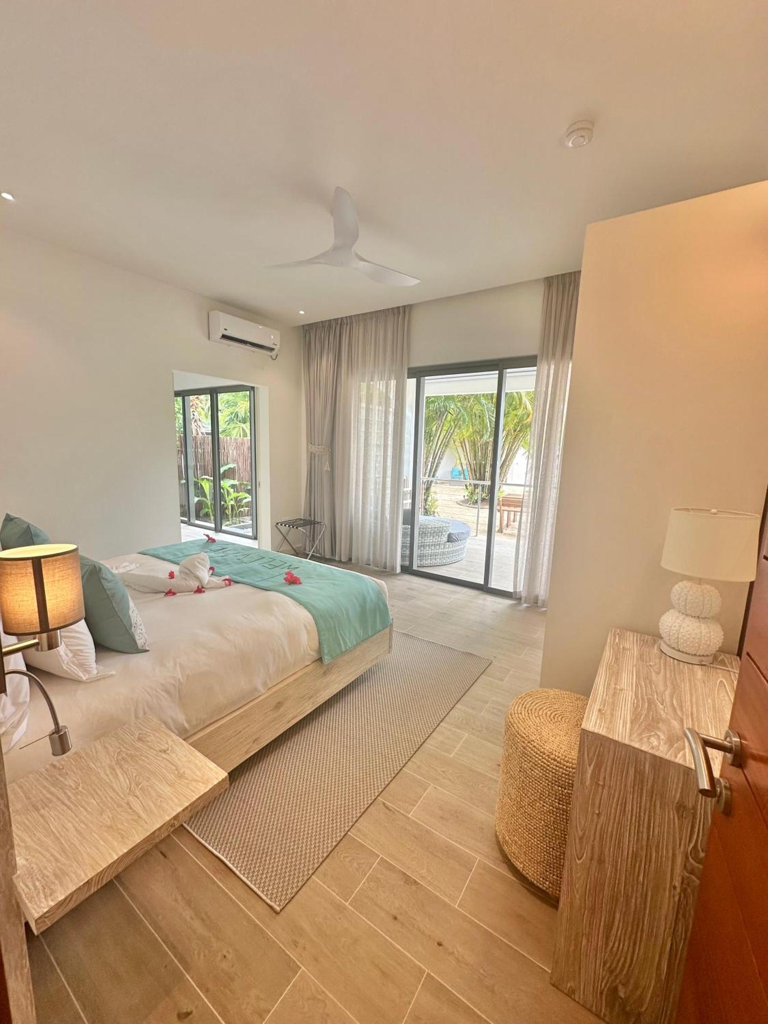 Pineapple Beach Villas Baie Lazare  Ngoại thất bức ảnh